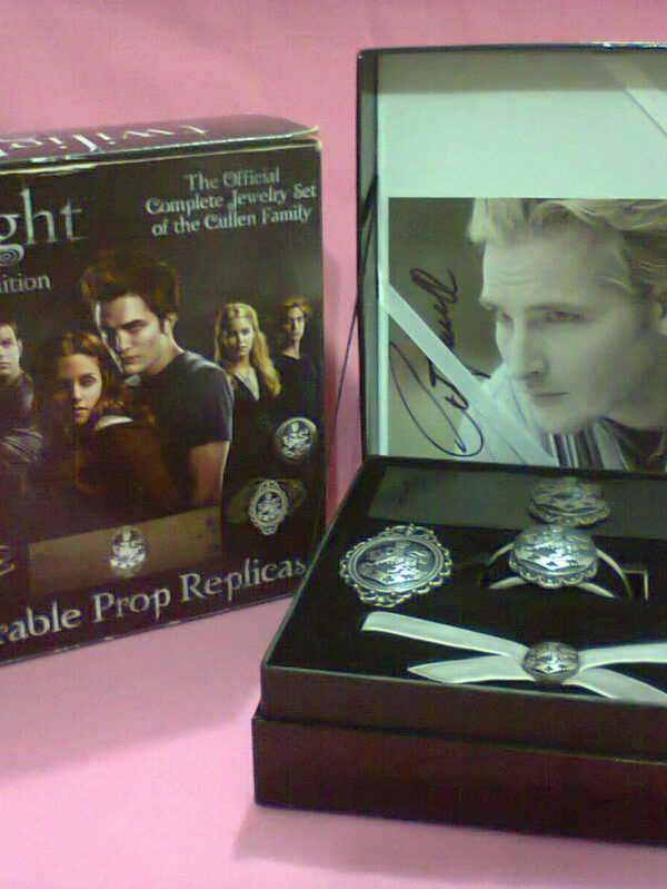 Twilight Limited Edition Official Complete Jewelry hotsell Set of the Cullen Family